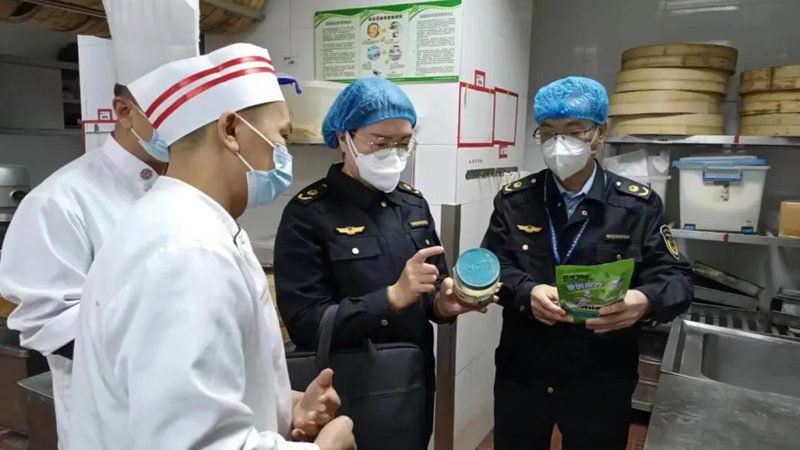 成都自制火锅底料熬制技艺：揭秘传统与创新的完美融合